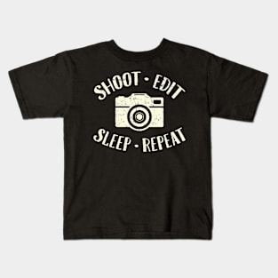 Shoot edit sleep repeat Kids T-Shirt